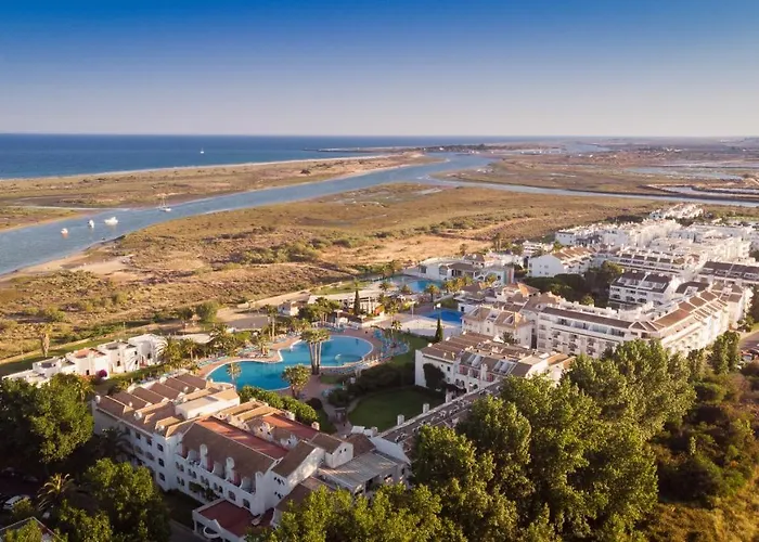 Cabanas De Tavira Hotels
