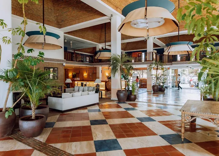 Albufeira hotels near Misericordia Chapel